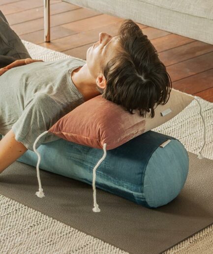yoga restaurateur avec bolster yoga